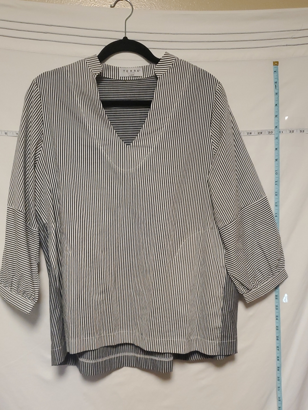 Terra SJ Apparel Striped V-Neck Tunic Pockets Puffed Sleeves Lg